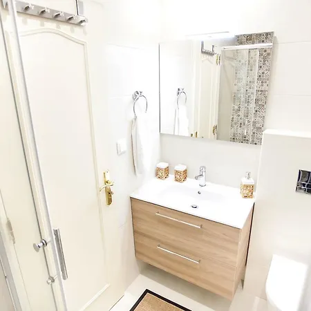 Lovelystay - Modern & Traditional In Sao Bento *